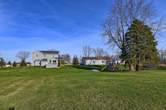 Yard view of house | Image 29