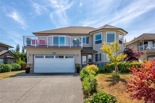 2094 Varsity Dr, Campbell River, BC, V9H1V2 | Card Image
