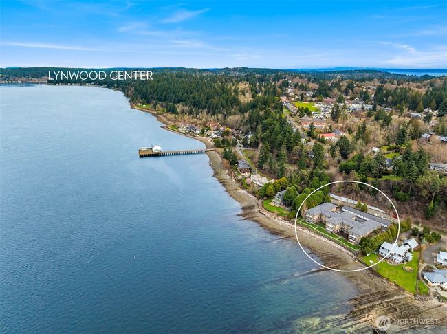 Close proximity to Lynwood Center and Pleasant Beach Village, provides easy access to a shops, restaurants, and entertainment options. | Image 25