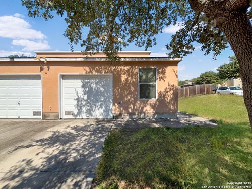 8025 Maverick Climb, San Antonio, TX, 78250-6028 | Card Image