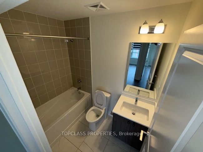 357 - 75 Attmar Dr, Condo with 2 bedrooms, 3 bathrooms and 1 parking in Brampton ON | Image 8