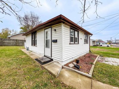 1204 Margaret Street, House other with 1 bedrooms, 1 bathrooms and null parking in Pekin IL | Image 2