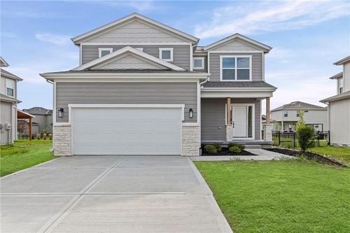 17744 Houston St, Gardner, KS, 66030-8307 | Card Image