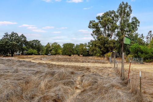 1025 Laurel Ct, Sebastopol, CA, 95472-4140 | Card Image