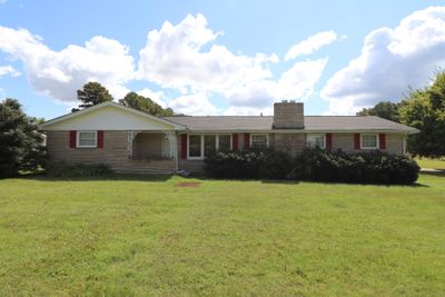 1406 Ellington Dr, House other with 3 bedrooms, 2 bathrooms and 5 parking in Lafayette TN | Image 2