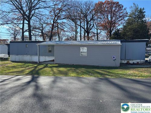 3 Tribe Ln, WIND GAP, PA, 18091-1289 | Card Image