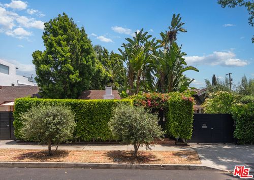 1558 N Stanley Ave, LOS ANGELES, CA, 90036-2303 | Card Image