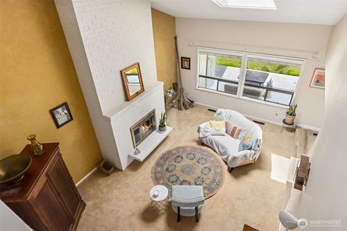 2c-909 30th St Nw, Gig Harbor, WA, 98335-1507 | Card Image