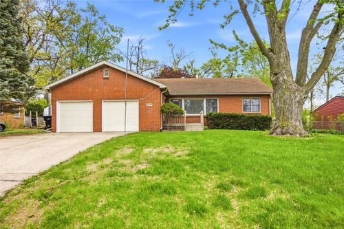 1211 68th St, Windsor Heights, IA, 50324-1528 | Card Image