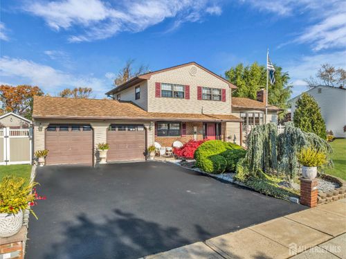 90 Cori St, Parlin, NJ, 08859-1746 | Card Image