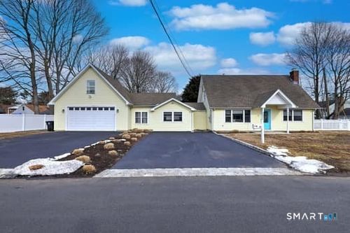 71 Dalton Rd, Milford, CT, 06460-6910 | Card Image
