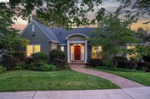132 Caperton Ave, Piedmont, CA, 94611-3803 | Card Image