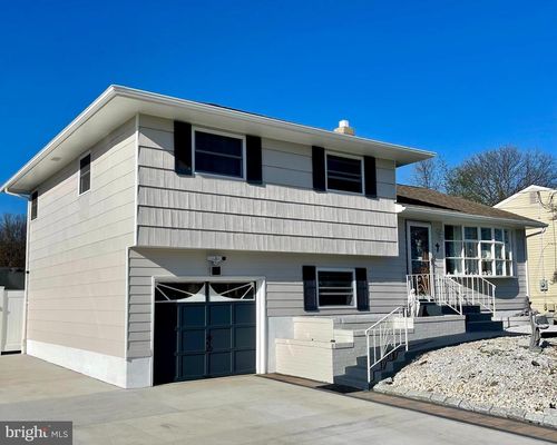 858 Estates Blvd, Hamilton, NJ, 08690-3131 | Card Image