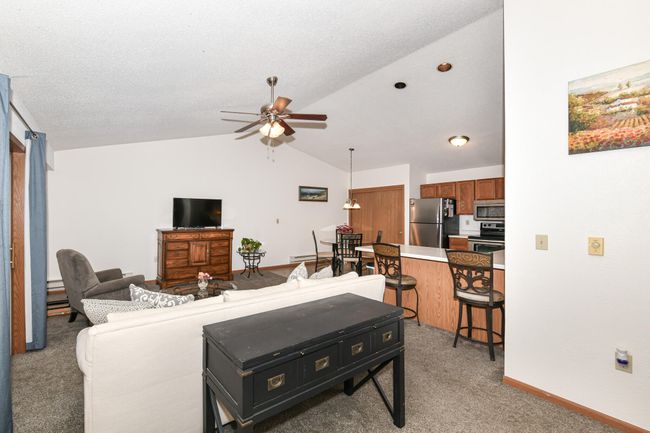505 Lawson School Rd, Condo with 2 bedrooms, 1 bathrooms and null parking in Delavan WI | Image 4