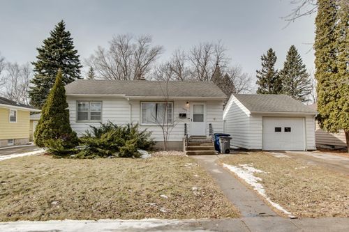 1305 12th St S, Moorhead, MN, 56560-3709 | Card Image