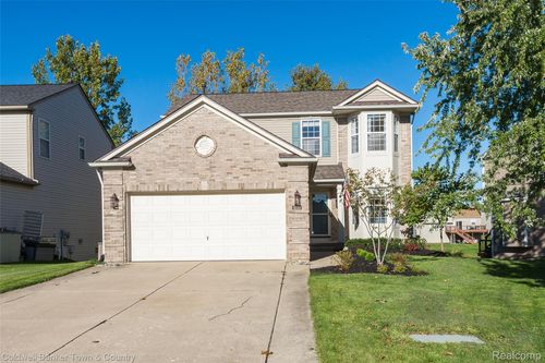 4221 Sonata Dr, Howell, MI, 48843-5204 | Card Image