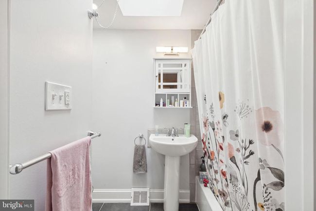 821 6 Th Ave, Home with 3 bedrooms, 3 bathrooms and null parking in FOLSOM PA | Image 21