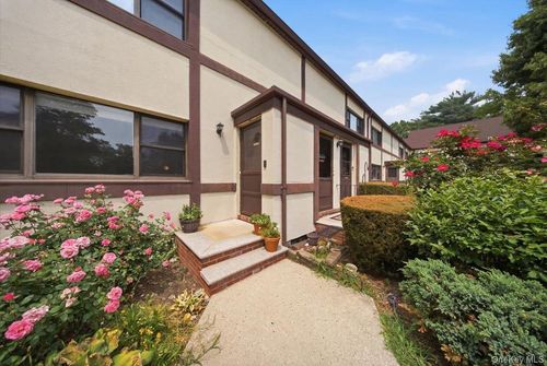 f1-107 15th St, Garden City, NY, 11530-1512 | Card Image