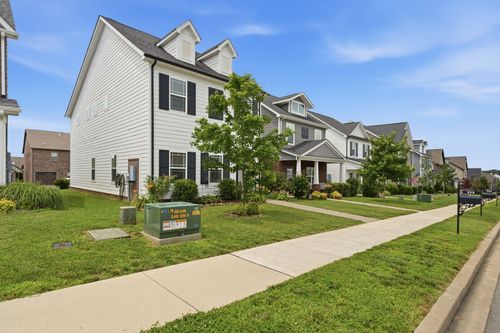313 Cloverbrook Way, Gallatin, TN, 37066-3268 | Card Image