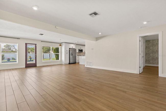Tons of Natural Lighting | Image 10