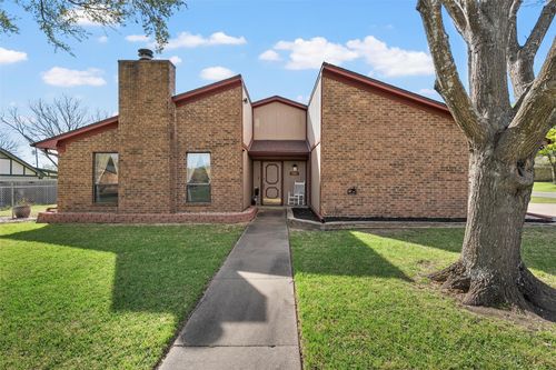 525 Angel Fire Drive, Hewitt, TX, 76643 | Card Image