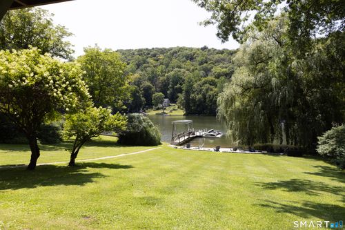 18 Pinewood Shrs, Sherman, CT, 06784-2505 | Card Image