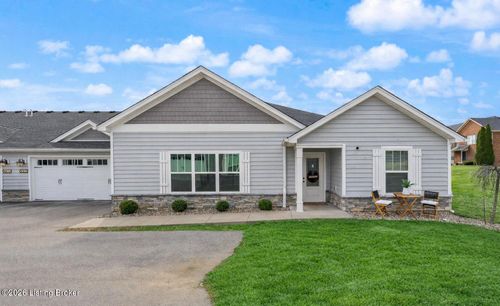 5011 Woodridge Lake Blvd, Louisville, KY, 40272-5318 | Card Image