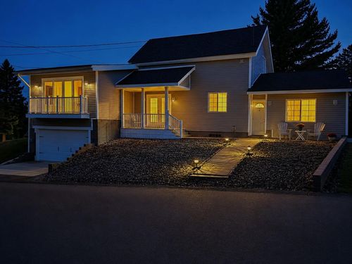 526 E Bundy St, Ironwood, MI, 49938-3320 | Card Image