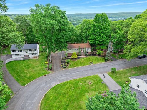 11 Woodland Rd, Highland Mills, NY, 10930-2948 | Card Image
