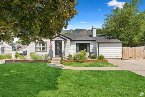 3055 Valley St, Salt Lake City, UT, 84109-4252 | Card Image