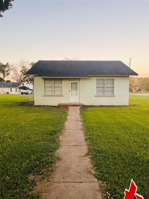 7-1583 Dover St, Boling, TX, 77420-2001 | Card Image