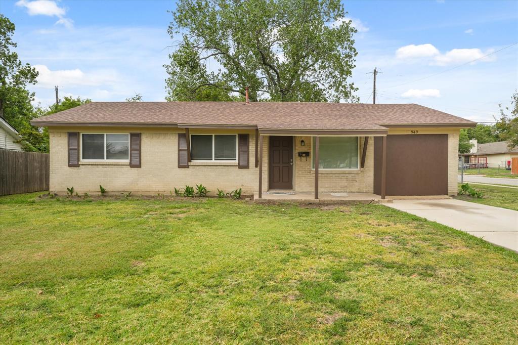Moore Dr, Mesquite, TX 75149