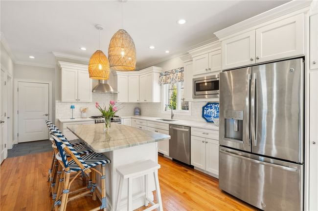 37 Island Dr, House other with 4 bedrooms, 3 bathrooms and 6 parking in Middletown RI | Image 10