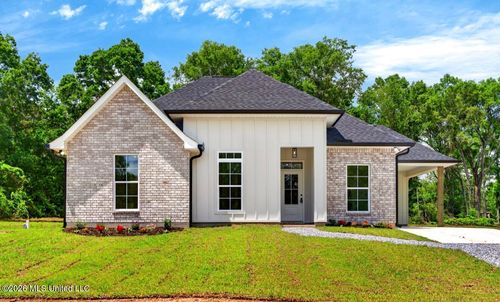 124 Tripp Ln, Carriere, MS, 39426-8401 | Card Image