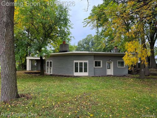 1131 Kettering St, Burton, MI, 48509-2349 | Card Image