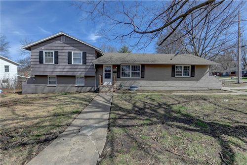 7423 Harris Ave, Raytown, MO, 64133-6845 | Card Image