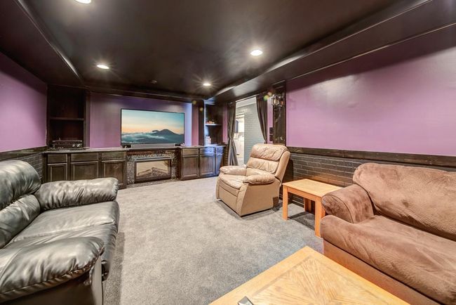 31a Family room_lower | Image 25