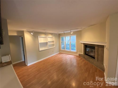 e-415 W 8th St, Charlotte, NC, 28202-2727 | Card Image