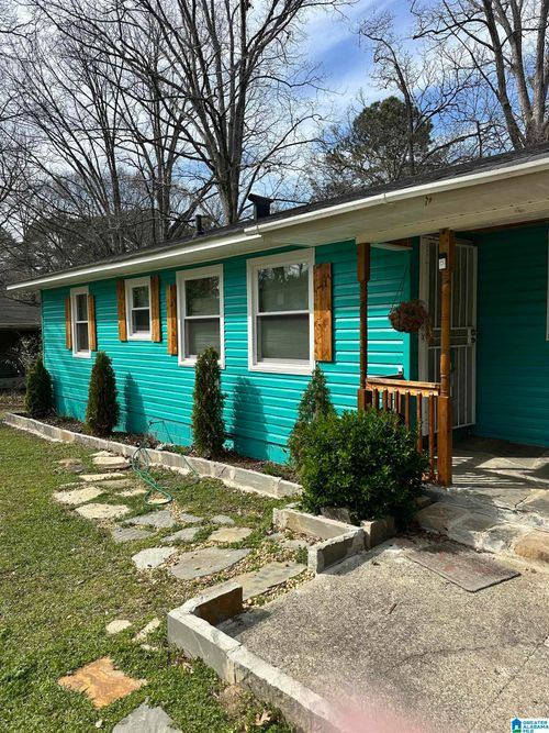 108 26th Ave Nw, CENTER POINT, AL, 35215-2521 | Card Image