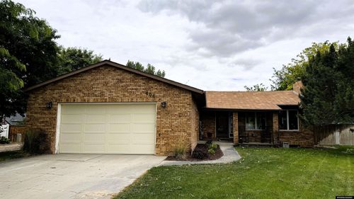 406 Meadowlark Ln, Worland, WY, 82401-2524 | Card Image