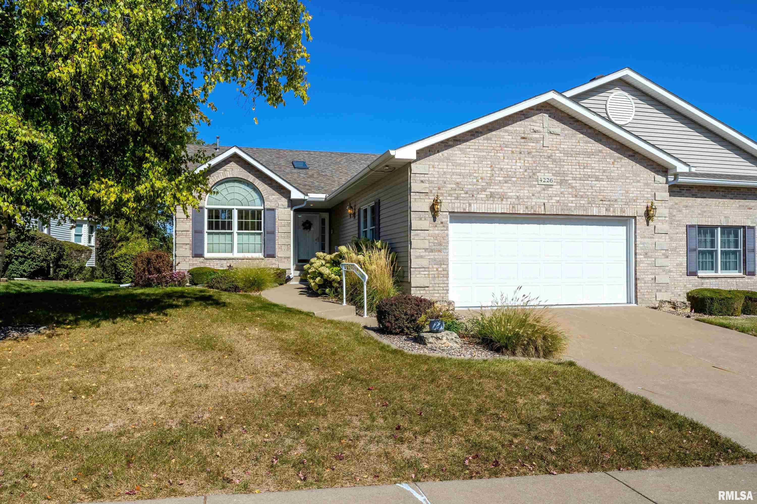 58th St, Davenport, IA 52807