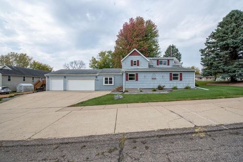 600 Main St, Madison Lake, MN, 56063-7504 | Card Image