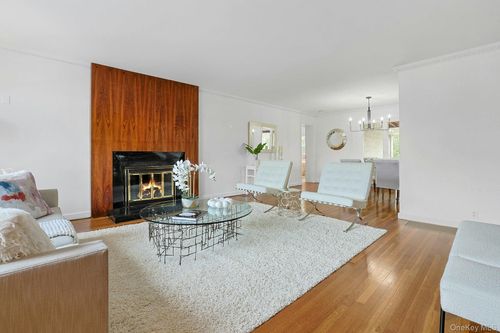 12 Crosshill Rd, Eastchester, NY, 10709-5410 | Card Image