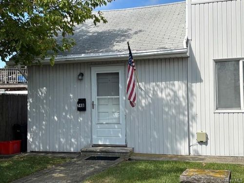 left-74 Radcliffe Rd, Island Park, NY, 11558-2154 | Card Image