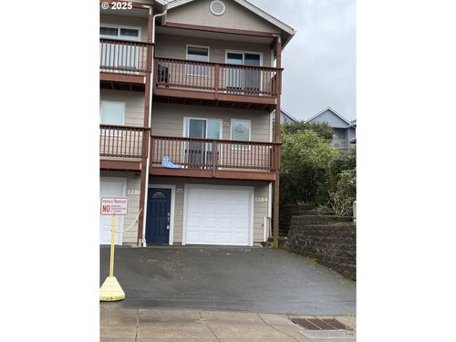 1284 Nw 15th St, Lincoln City, OR, 97367-3324 | Card Image