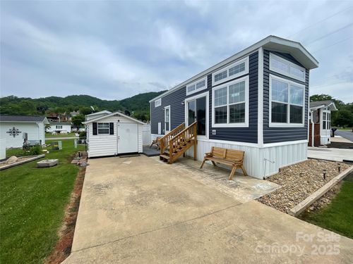 43 Vacation Pt, Waynesville, NC, 28785-9520 | Card Image