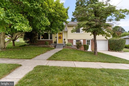 2 Brentwood Rd, CAMP HILL, PA, 17011-2503 | Card Image