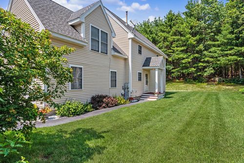 68 Barbara Ln, Hudson, NH, 03051-3770 | Card Image