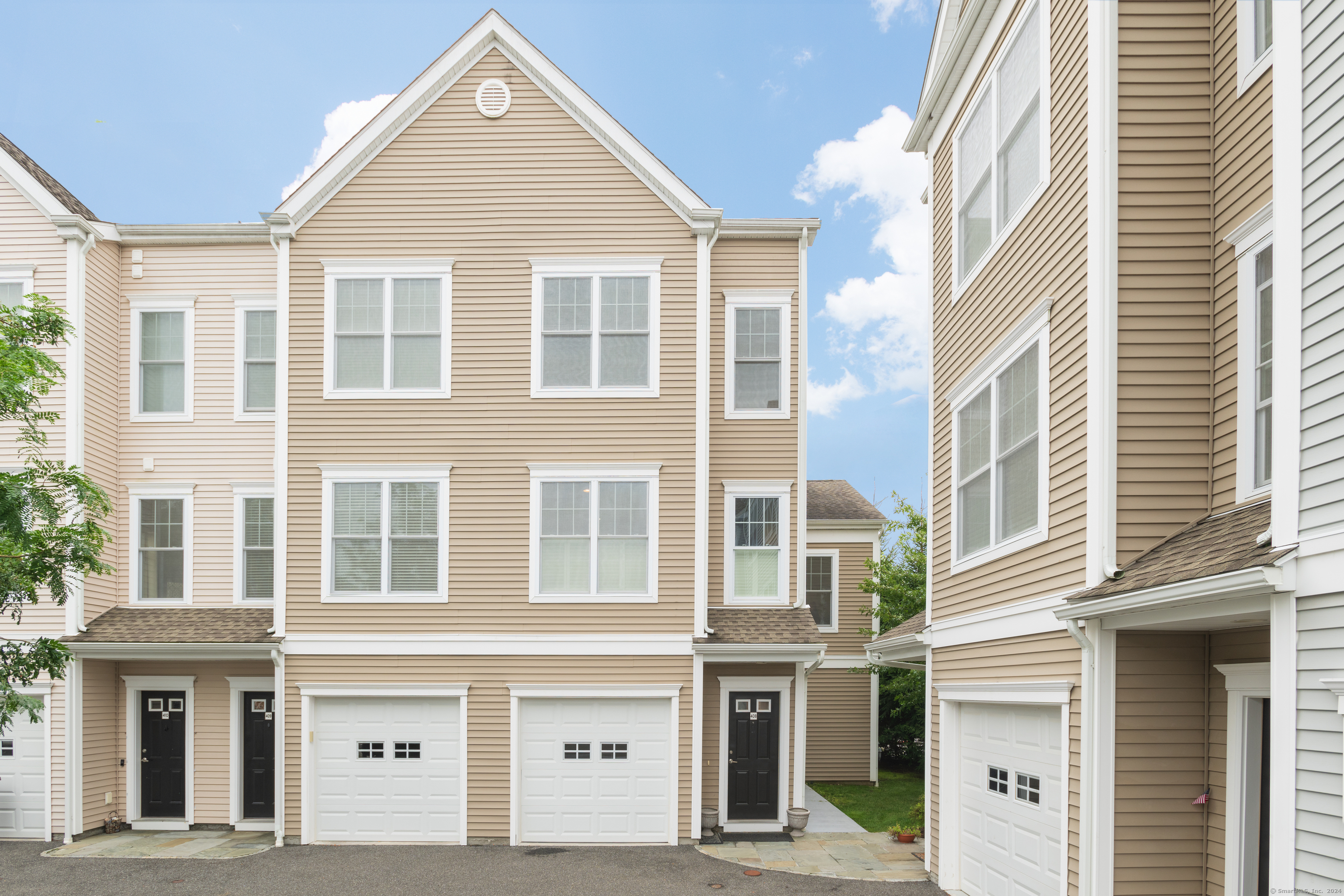 Copper Square Dr, Bethel, CT 06801