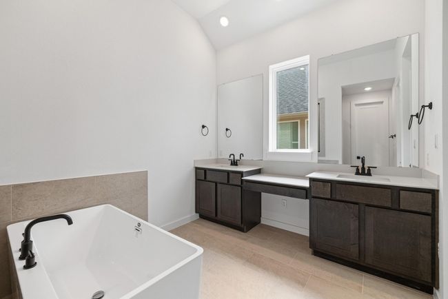 208 San Xavier St, House other with 4 bedrooms, 3 bathrooms and null parking in Georgetown TX | Image 7